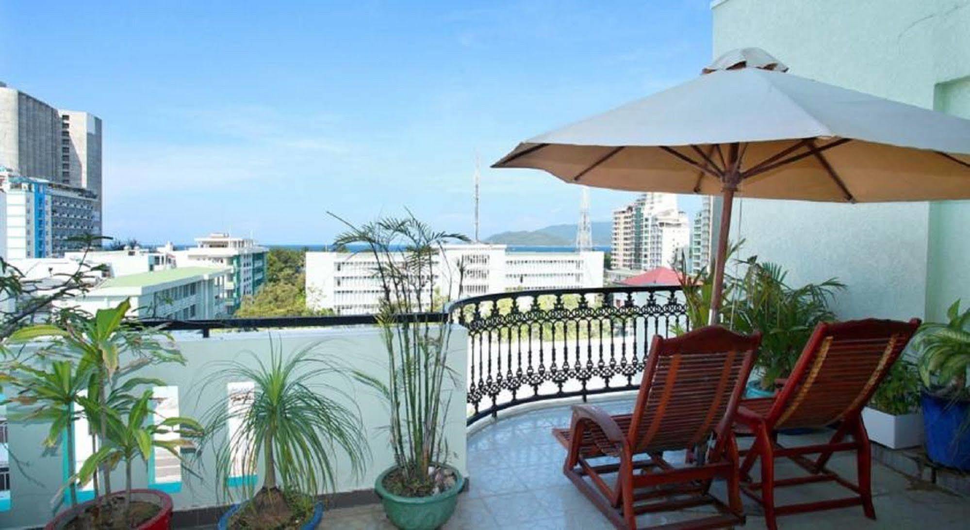 La Suisse Hotel Nha Trang Exteriör bild